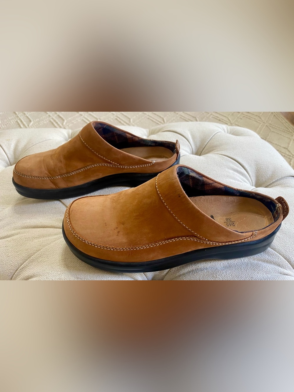 Birkenstock Woman’s size 38 Slip-On Clogs in Cognac Brown